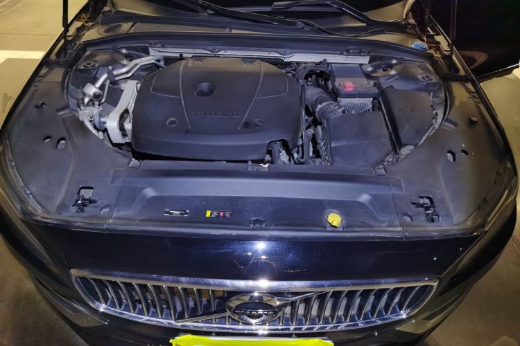 Used Volvo S90 2018 T5 Prestige Edition Engine Bay