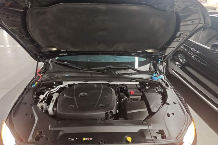 Used Volvo S90 2018 T4 Zhiyuan Edition Engine Bay