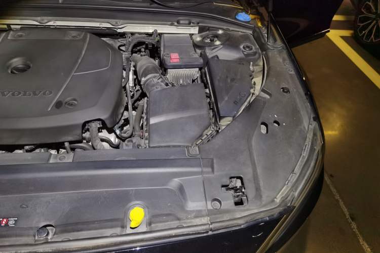 Used Volvo S90 2018 T5 Prestige Edition Engine Bay Left