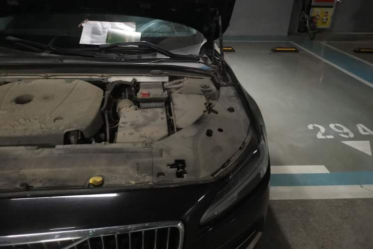 Used Volvo S90 2018 T4 Zhiyuan Edition Engine Bay Left