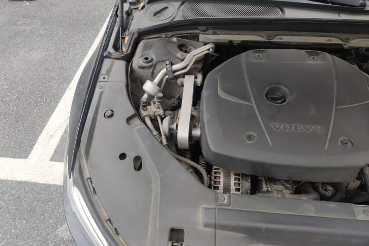 Used Volvo S90 2018 T5 Zhiya Edition Engine Bay Right