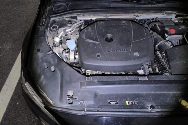 Used Volvo S90 2018 T5 Zhiyuan Edition Engine Bay Right