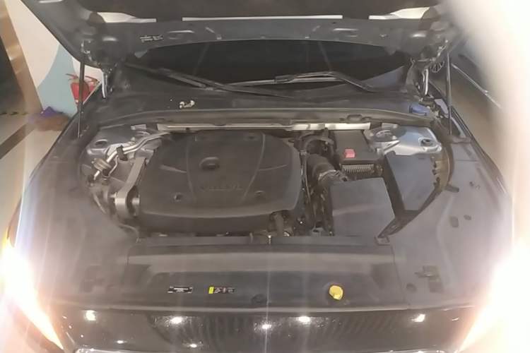 Used Volvo S90 2018 T5 Prestige Edition Engine Bay