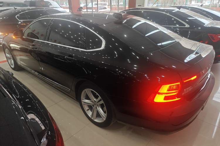 Used Volvo S90 2018 T4 Zhiyuan Edition Exterior 3