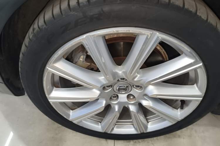 Used Volvo S90 2018 T5 Prestige Edition Exterior 4