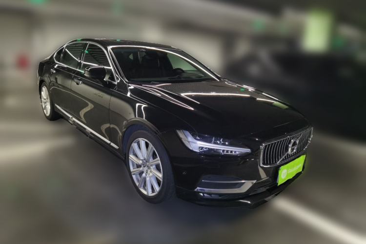 Used Volvo S90 2018 T5 Prestige Edition Front Right 45 Deg