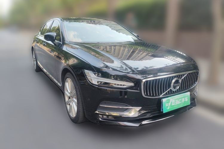 Used Volvo S90 2018 T5 Zhiya Edition Front Right 45 Deg