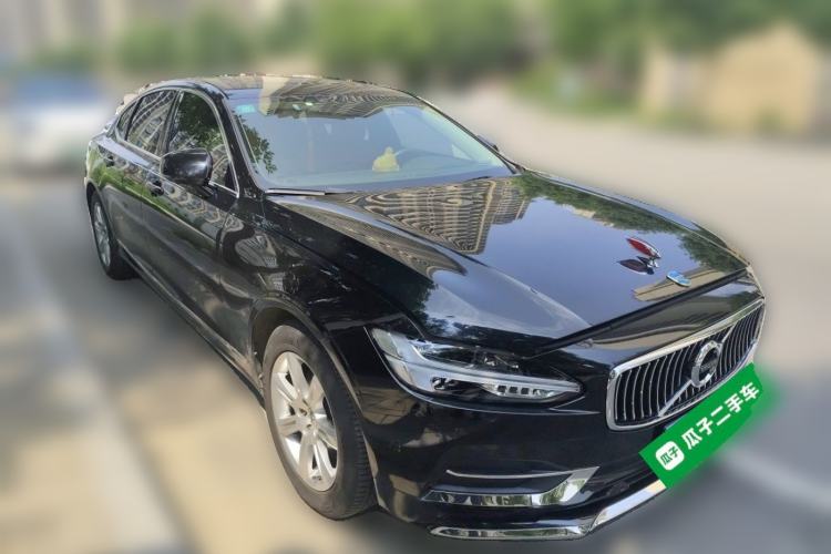 Used Volvo S90 2018 T4 Zhiyi Edition Front Right 45 Deg