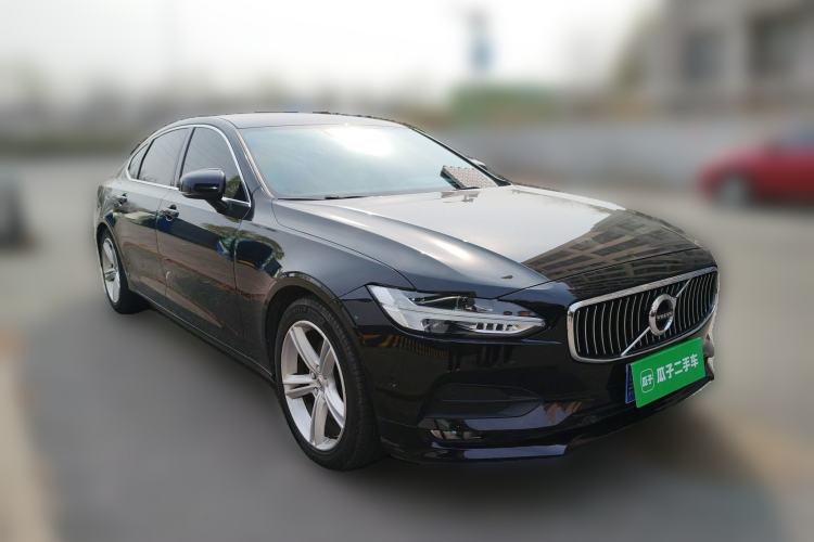 Used Volvo S90 2018 T4 Zhiyuan Edition Front Right 45 Deg
