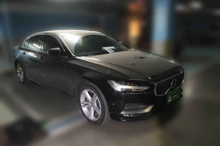 Used Volvo S90 2018 T4 Zhiyuan Edition Front Right 45 Deg