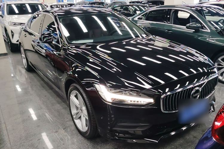 Used Volvo S90 2018 T4 Zhiyuan Edition Front Right 45 Deg