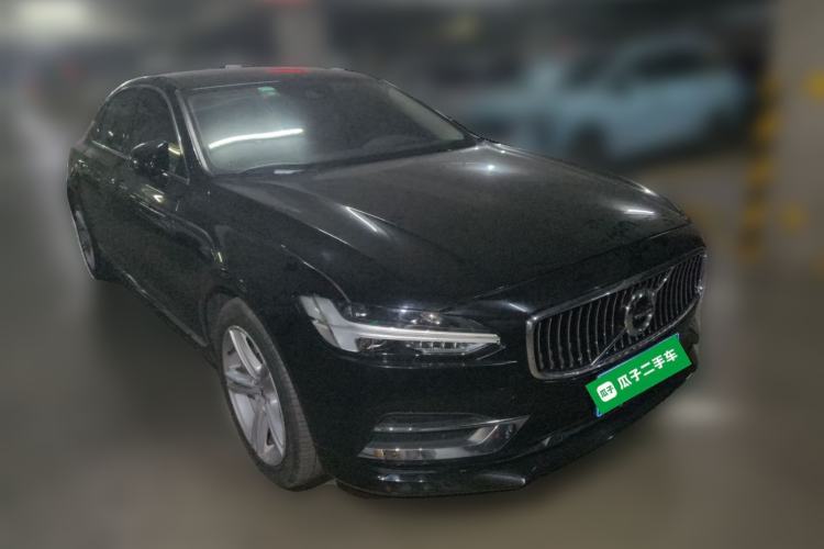 Used Volvo S90 2018 T4 Zhiyi Edition Front Right 45 Deg