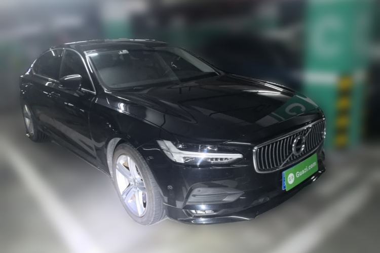 Used Volvo S90 2018 T4 Zhiyuan Edition Front Right 45 Deg
