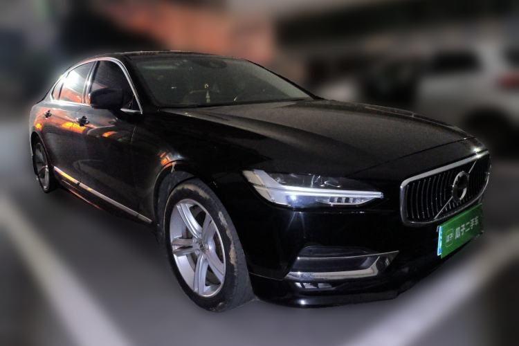Used Volvo S90 2018 T5 Zhiyuan Edition Front Right 45 Deg
