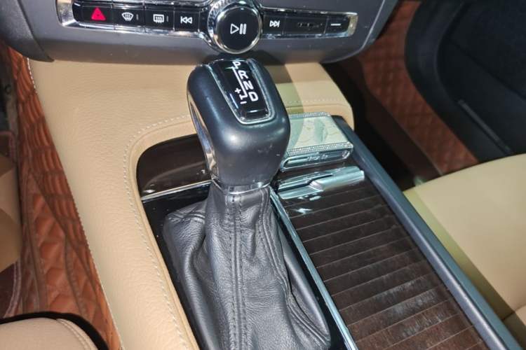Used Volvo S90 2018 T4 Zhiyuan Edition Gear Lever