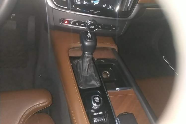 Used Volvo S90 2018 T5 Prestige Edition Gear Lever