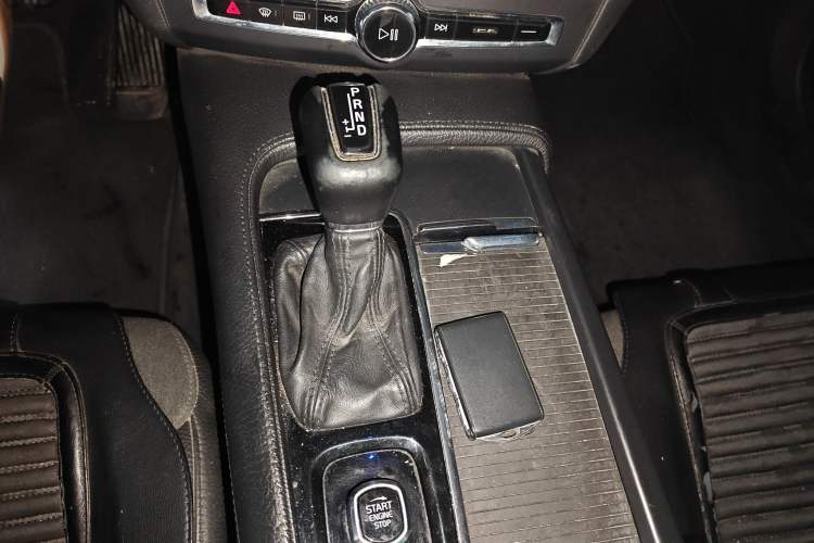 Used Volvo S90 2018 T4 Zhiyi Edition Gear Lever