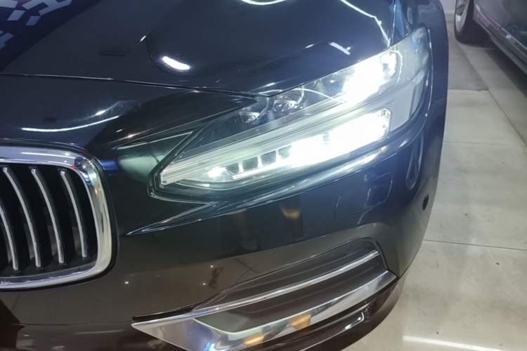 Used Volvo S90 2018 T5 Prestige Edition Left Front Headlight