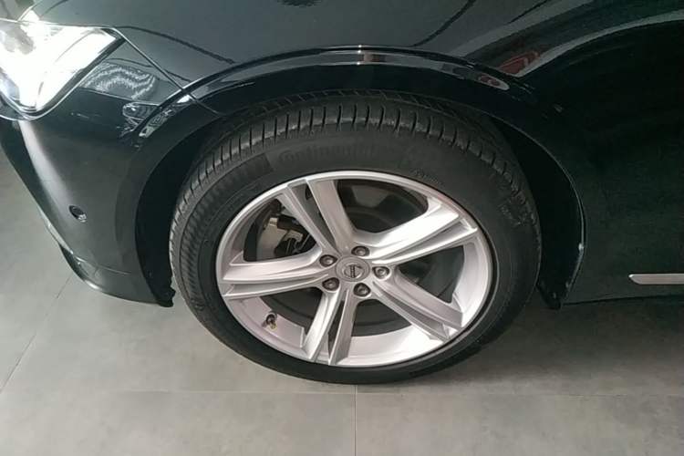 Used Volvo S90 2018 T4 Zhiyuan Edition Left Front Wheel Hub