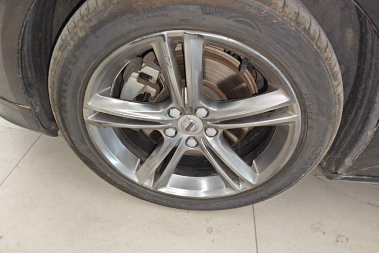 Used Volvo S90 2018 T4 Zhiyuan Edition Left Front Wheel Hub