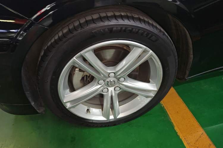 Used Volvo S90 2018 T4 Zhiyuan Edition Left Front Wheel Hub