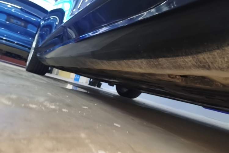 Used Volvo S90 2018 T5 Prestige Edition Left Side Sill
