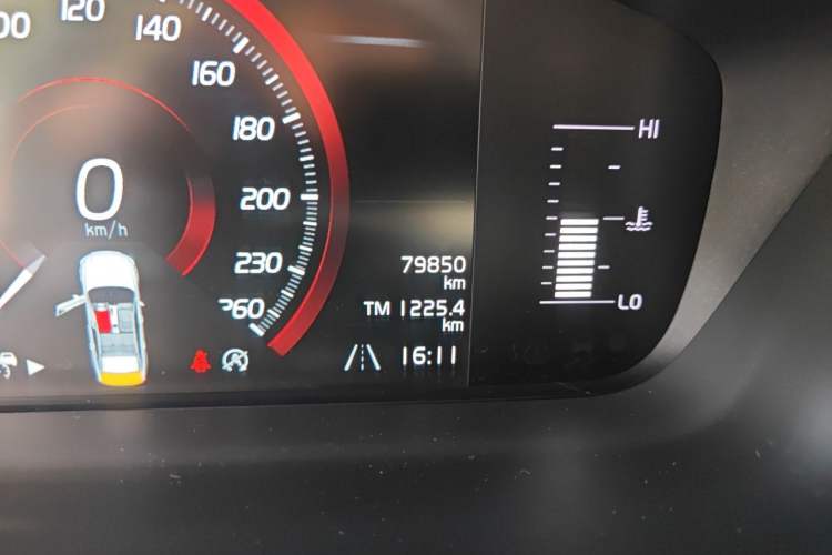 Used Volvo S90 2018 T4 Zhiyi Edition Odometer Close Up