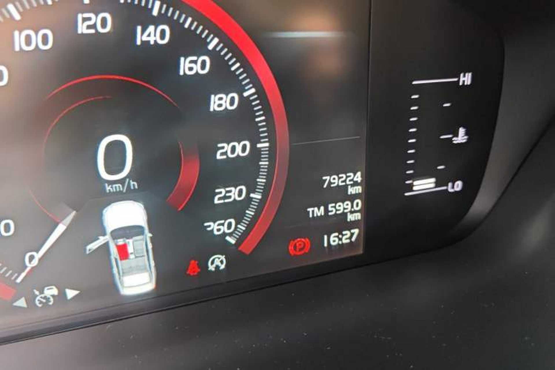 Used Volvo S90 2018 T4 Zhiyi Edition Odometer Close Up