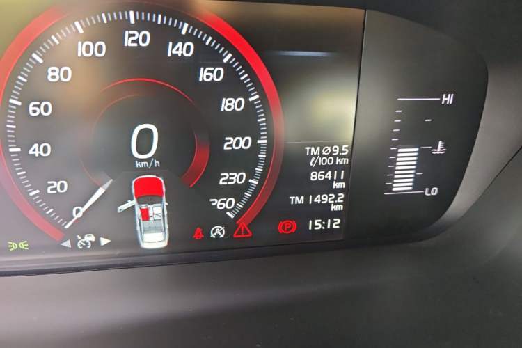 Used Volvo S90 2018 T4 Zhiyuan Edition Odometer Close Up