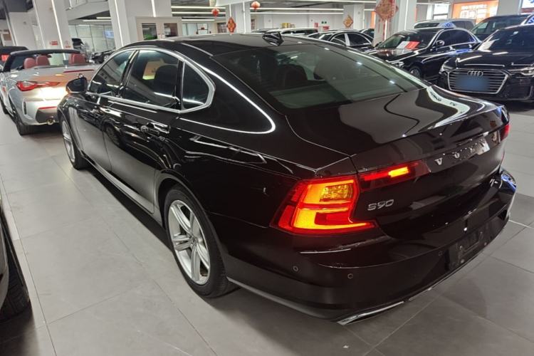 Used Volvo S90 2018 T4 Zhiyuan Edition Rear Left 45 Deg