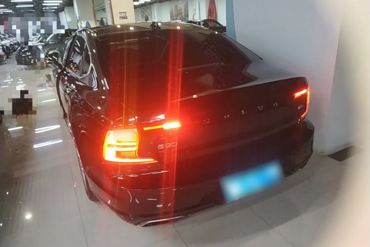 Used Volvo S90 2018 T5 Prestige Edition Rear Left 45 Deg