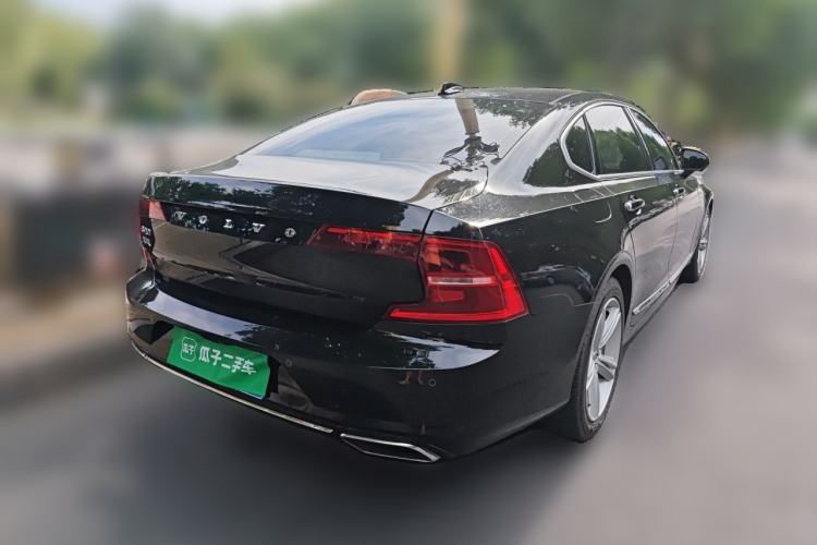 Used Volvo S90 2018 T4 Zhiyi Edition Rear Right 45 Deg