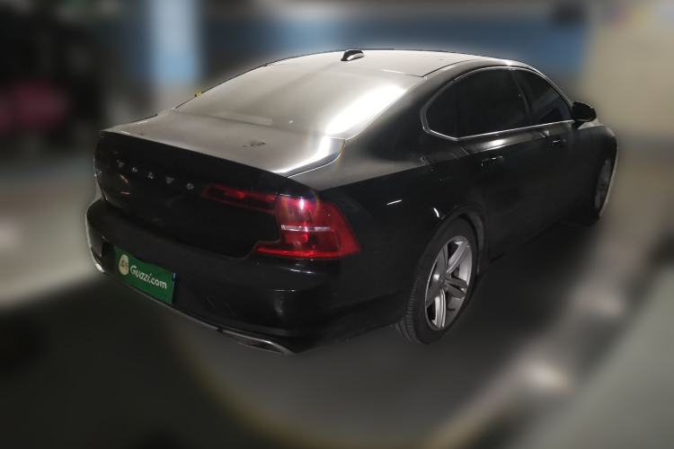 Used Volvo S90 2018 T4 Zhiyuan Edition Rear Right 45 Deg