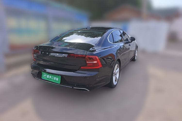 Used Volvo S90 2018 T4 Zhiyuan Edition Rear Right 45 Deg