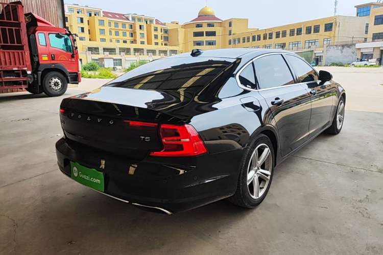 Used Volvo S90 2018 T4 Zhiyuan Edition Rear Right 45 Deg