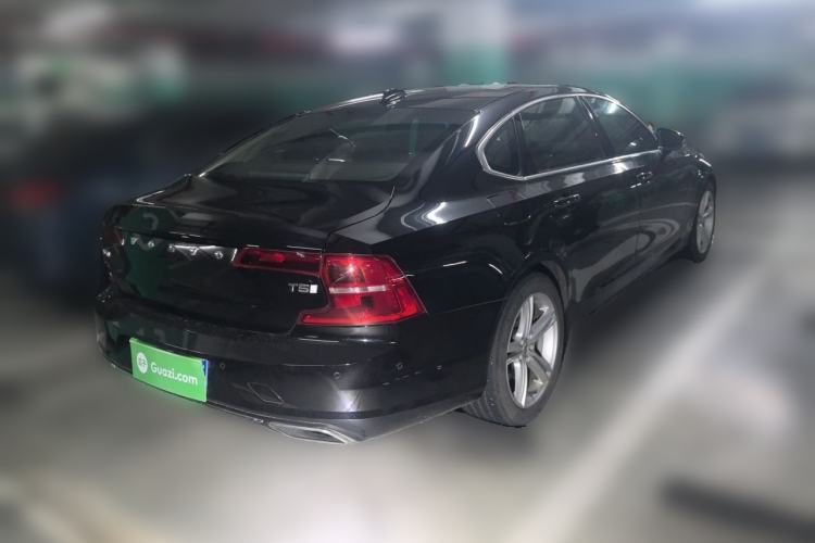Used Volvo S90 2018 T4 Zhiyuan Edition Rear Right 45 Deg