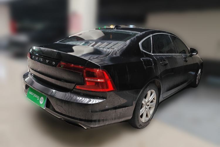 Used Volvo S90 2018 T4 Zhiyi Edition Rear Right 45 Deg