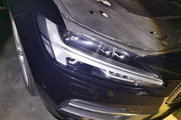 Used Volvo S90 2018 T5 Prestige Edition Right Front Headlight
