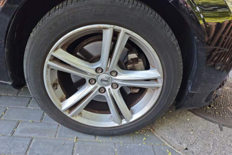 Used Volvo S90 2018 T4 Zhiyuan Edition Right Front Wheel Hub