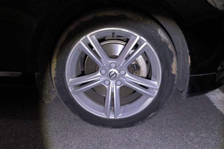 Used Volvo S90 2018 T5 Zhiyuan Edition Right Front Wheel Hub