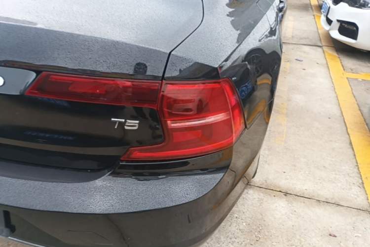 Used Volvo S90 2018 T4 Zhiyuan Edition Right Rear Taillight