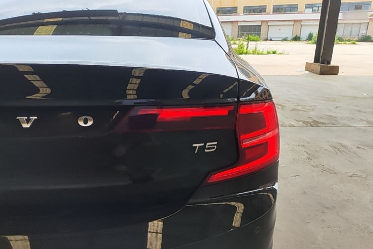 Used Volvo S90 2018 T4 Zhiyuan Edition Right Rear Taillight