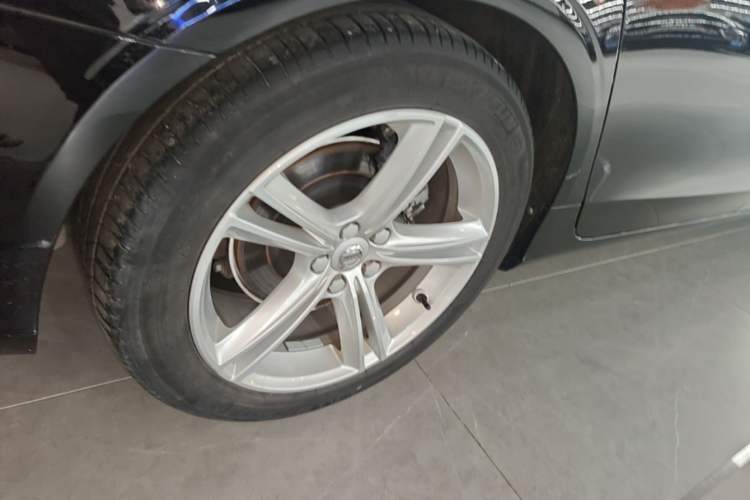 Used Volvo S90 2018 T4 Zhiyuan Edition Right Rear Wheel Hub