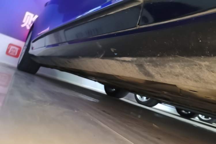 Used Volvo S90 2018 T5 Prestige Edition Right Side Sill