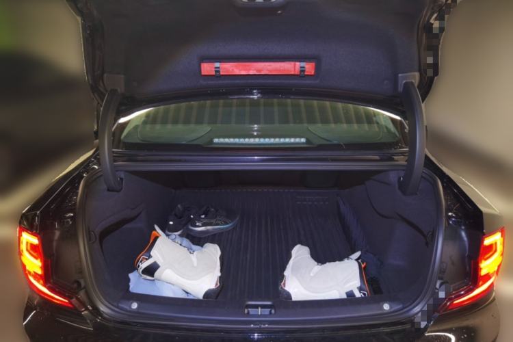 Used Volvo S90 2018 T5 Prestige Edition Trunk