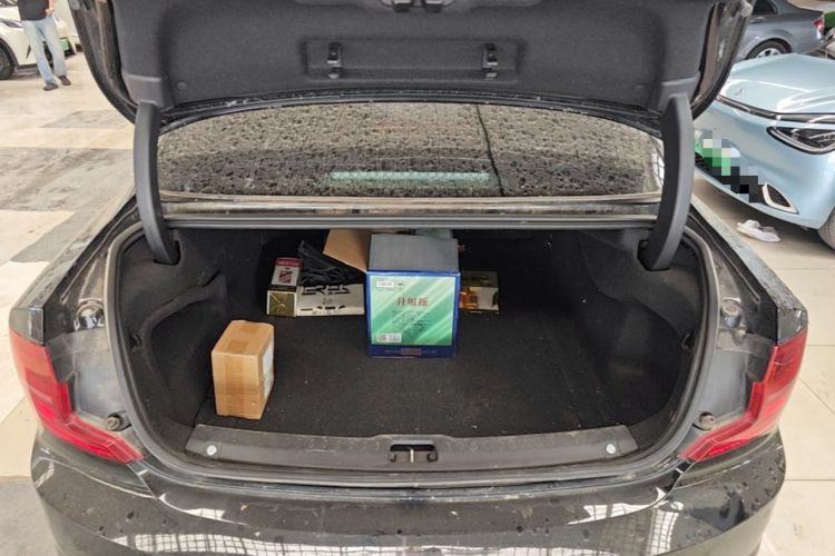 Used Volvo S90 2018 T4 Zhiyuan Edition Trunk