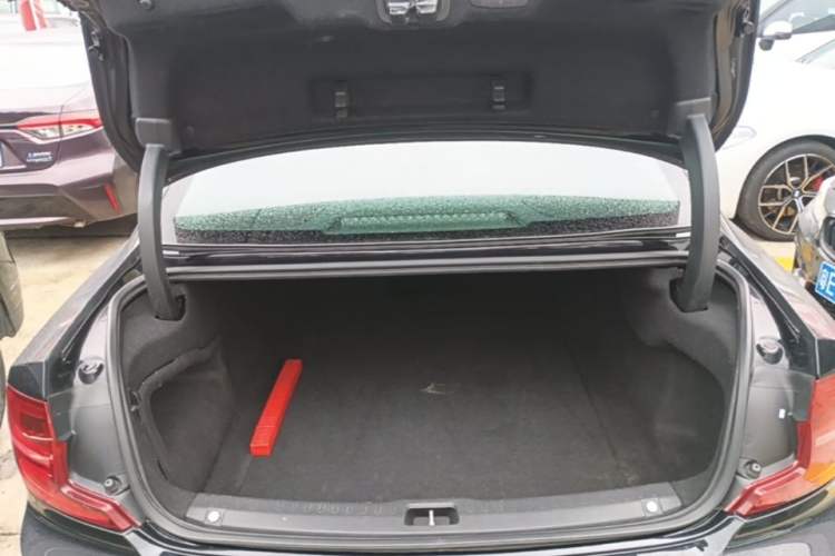 Used Volvo S90 2018 T4 Zhiyuan Edition Trunk