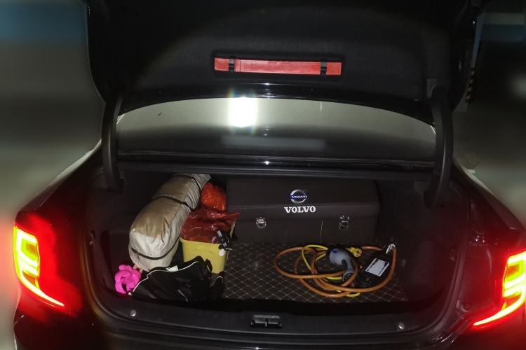 Used Volvo S90 2018 T4 Zhiyuan Edition Trunk