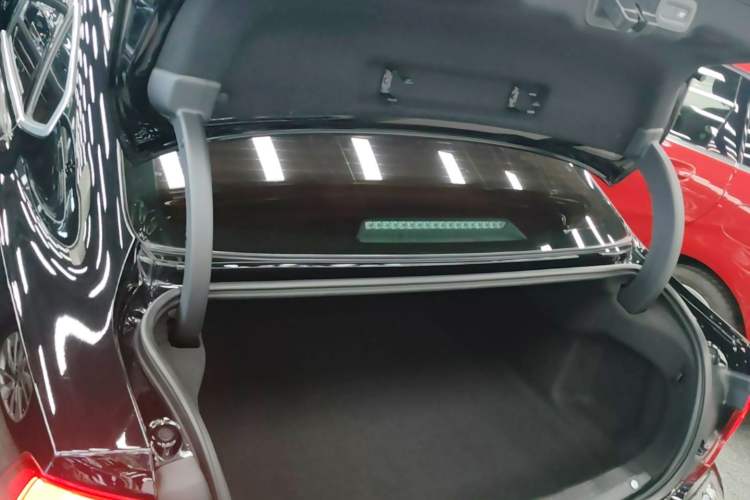 Used Volvo S90 2018 T4 Zhiyuan Edition Trunk