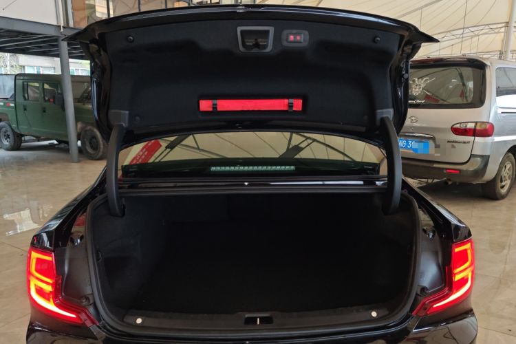 Used Volvo S90 2018 T5 Zhiyuan Edition Trunk